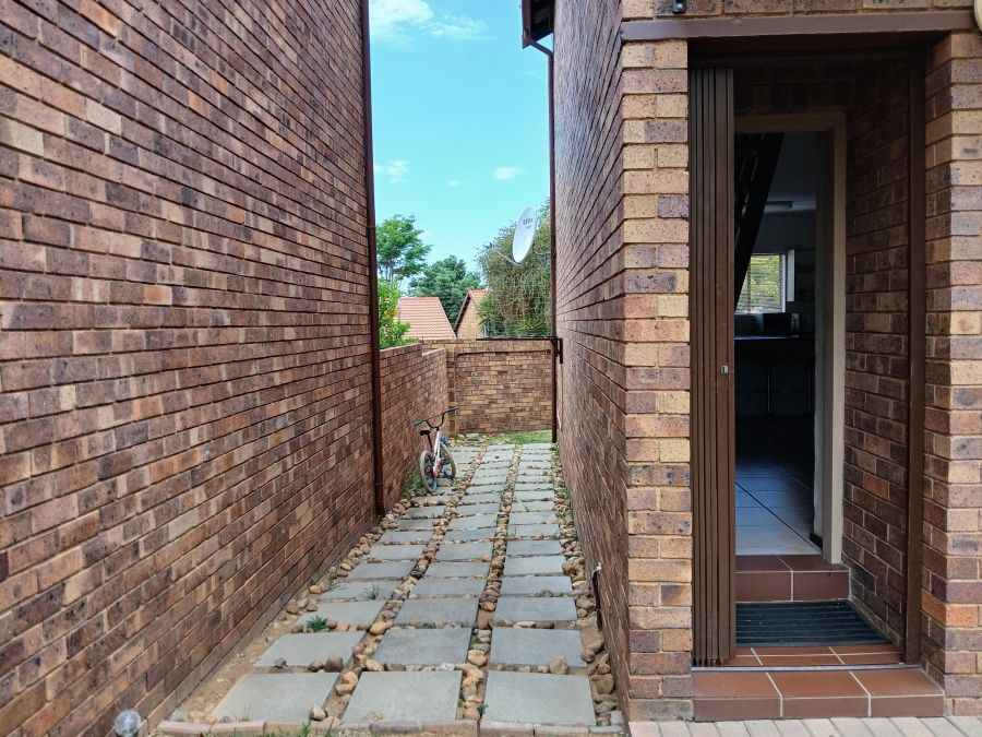 To Let 3 Bedroom Property for Rent in Sundowner Gauteng