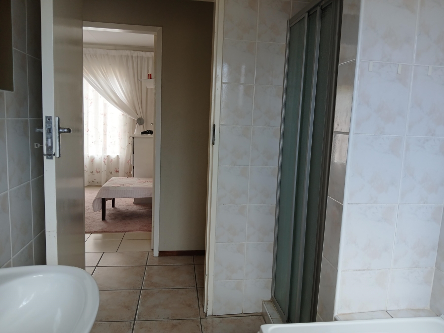 To Let 3 Bedroom Property for Rent in Sundowner Gauteng
