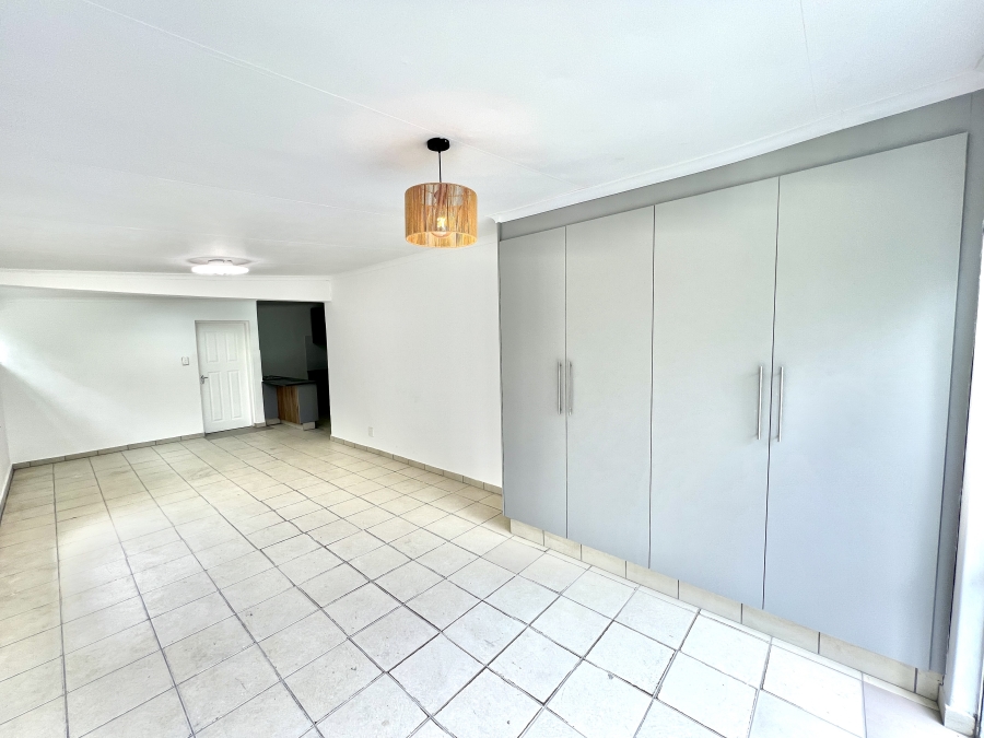 To Let 1 Bedroom Property for Rent in Vorna Valley Gauteng