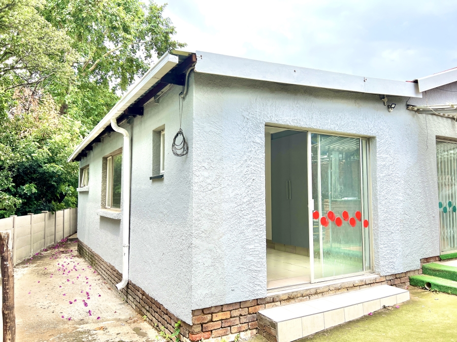 To Let 1 Bedroom Property for Rent in Vorna Valley Gauteng