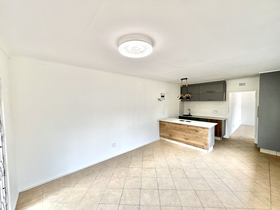 To Let 1 Bedroom Property for Rent in Vorna Valley Gauteng