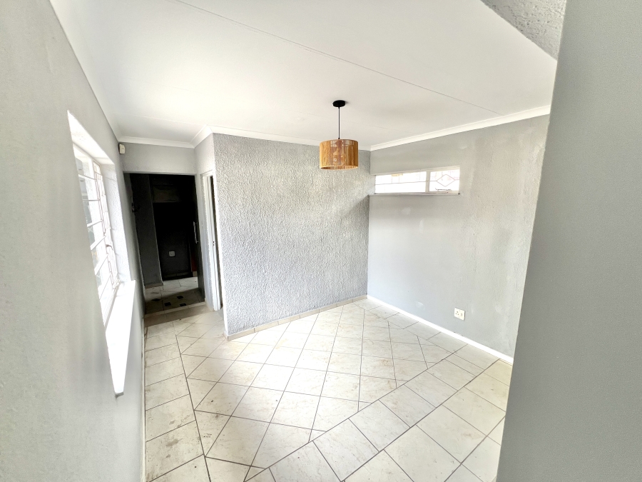 To Let 1 Bedroom Property for Rent in Vorna Valley Gauteng