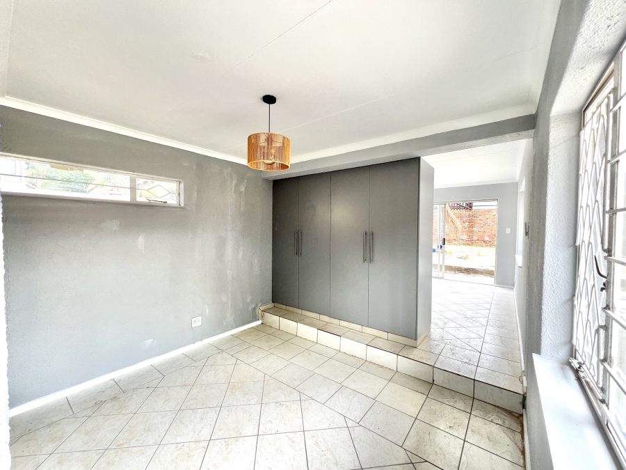 To Let 1 Bedroom Property for Rent in Vorna Valley Gauteng