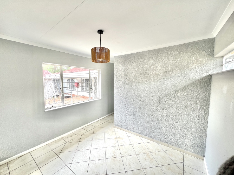 To Let 1 Bedroom Property for Rent in Vorna Valley Gauteng