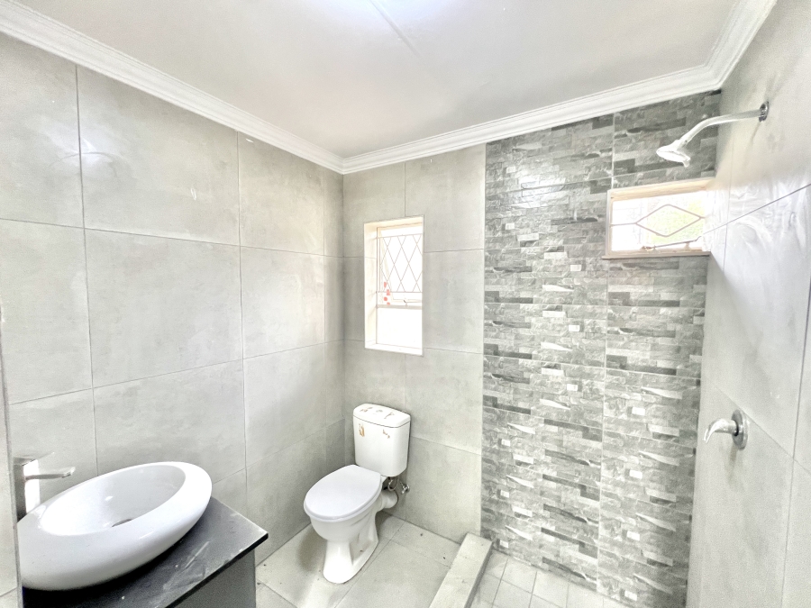 To Let 1 Bedroom Property for Rent in Vorna Valley Gauteng