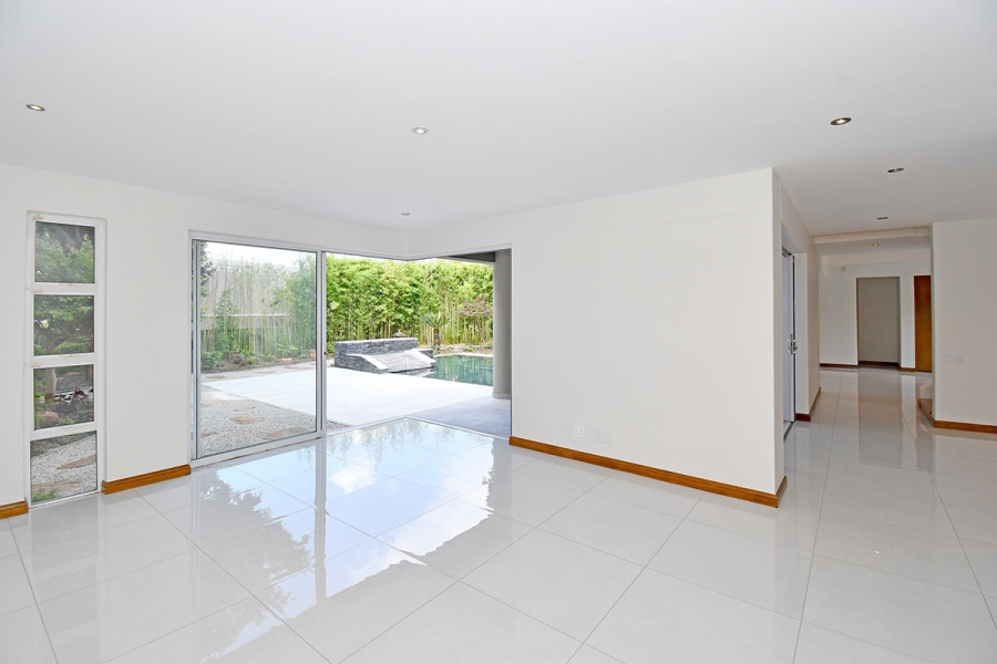 5 Bedroom Property for Sale in Hurlingham Gauteng