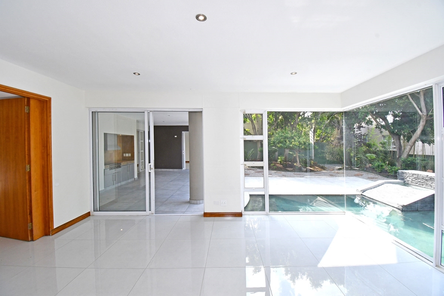 5 Bedroom Property for Sale in Hurlingham Gauteng