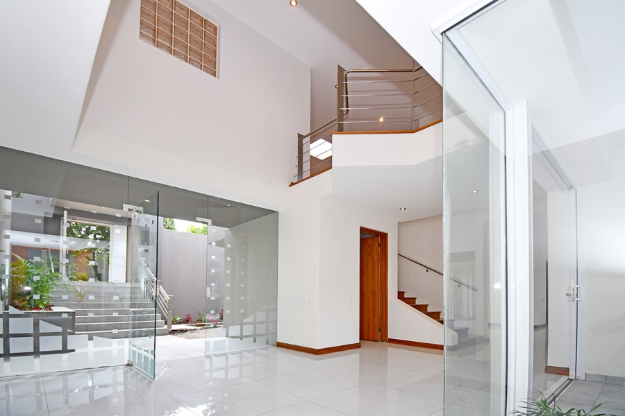 5 Bedroom Property for Sale in Hurlingham Gauteng