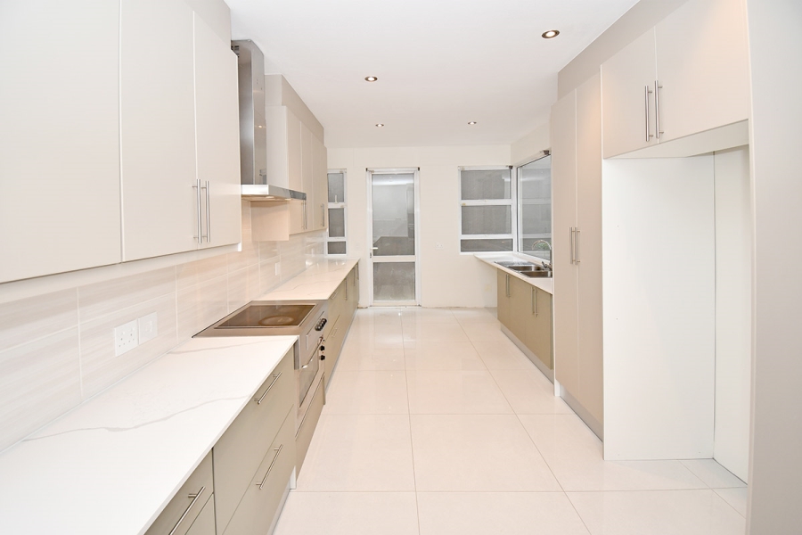 5 Bedroom Property for Sale in Hurlingham Gauteng