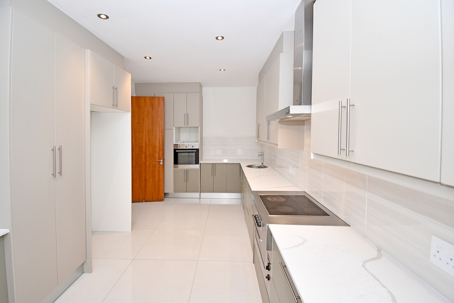 5 Bedroom Property for Sale in Hurlingham Gauteng