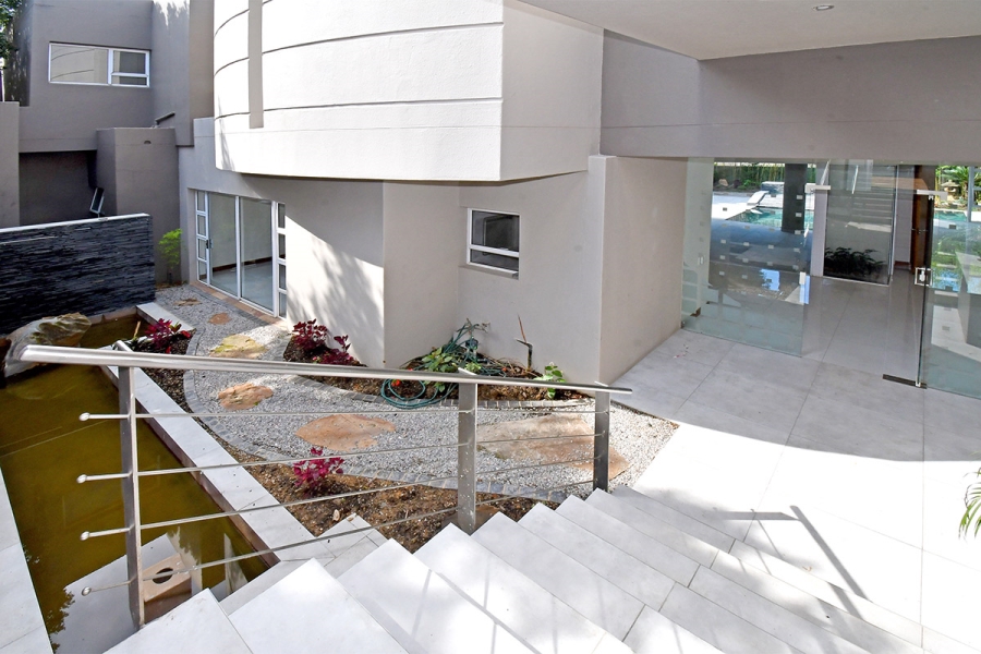 5 Bedroom Property for Sale in Hurlingham Gauteng