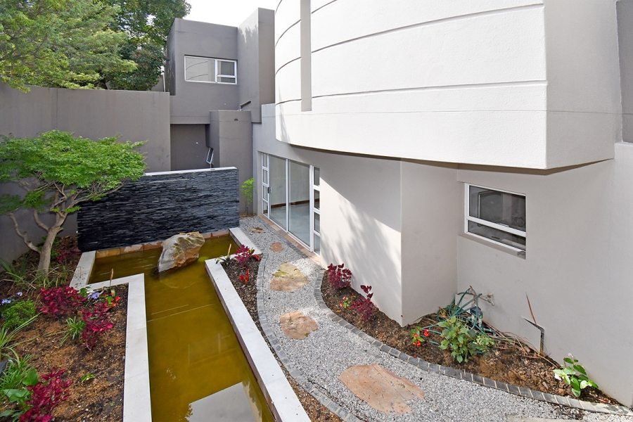 5 Bedroom Property for Sale in Hurlingham Gauteng