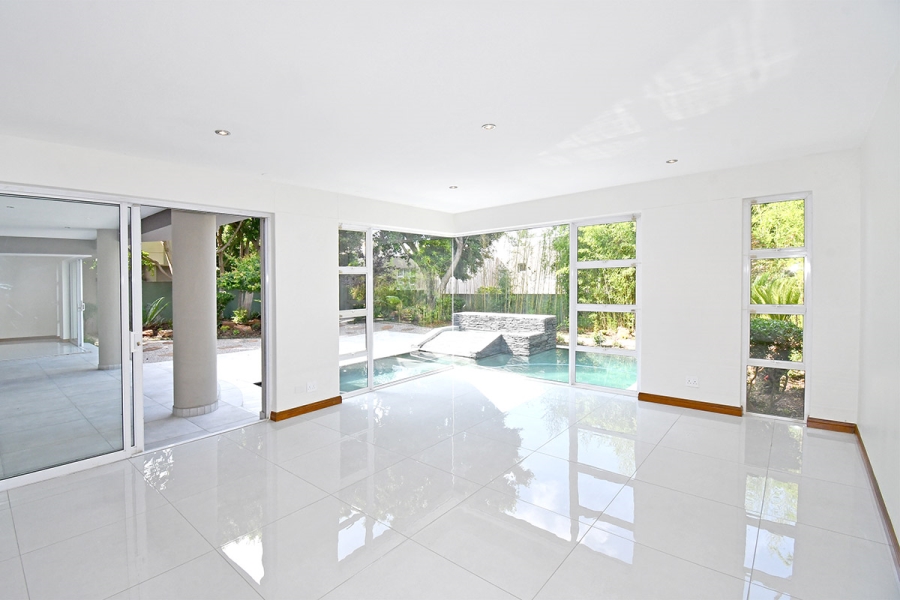 5 Bedroom Property for Sale in Hurlingham Gauteng