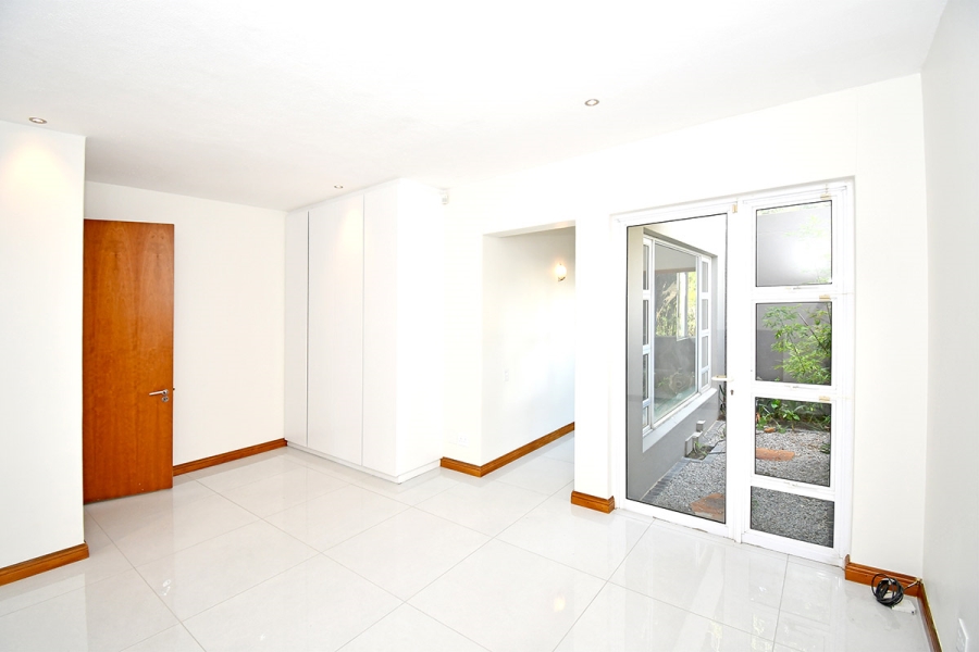 5 Bedroom Property for Sale in Hurlingham Gauteng