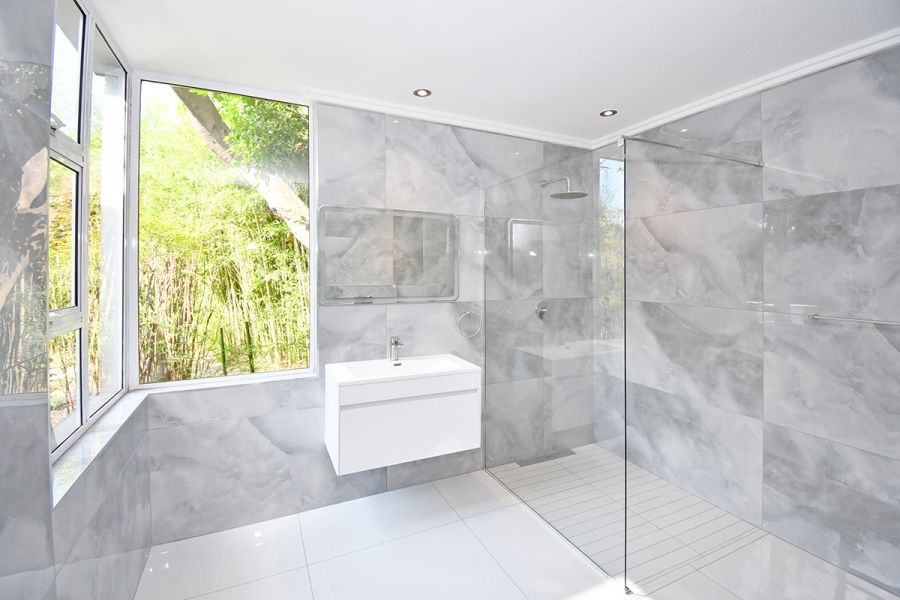 5 Bedroom Property for Sale in Hurlingham Gauteng