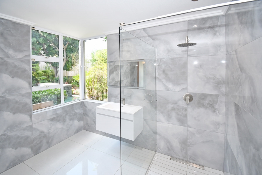 5 Bedroom Property for Sale in Hurlingham Gauteng