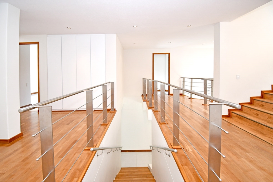 5 Bedroom Property for Sale in Hurlingham Gauteng