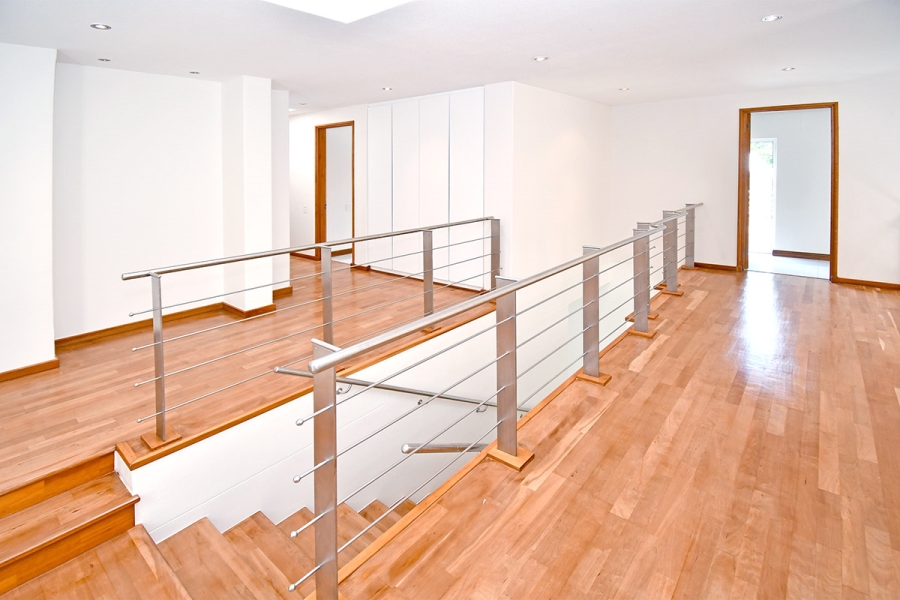 5 Bedroom Property for Sale in Hurlingham Gauteng