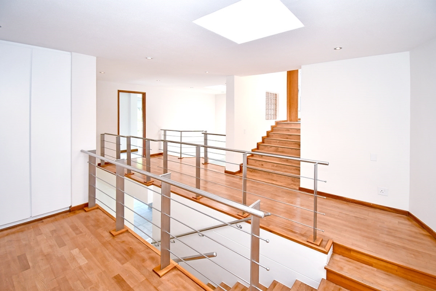 5 Bedroom Property for Sale in Hurlingham Gauteng