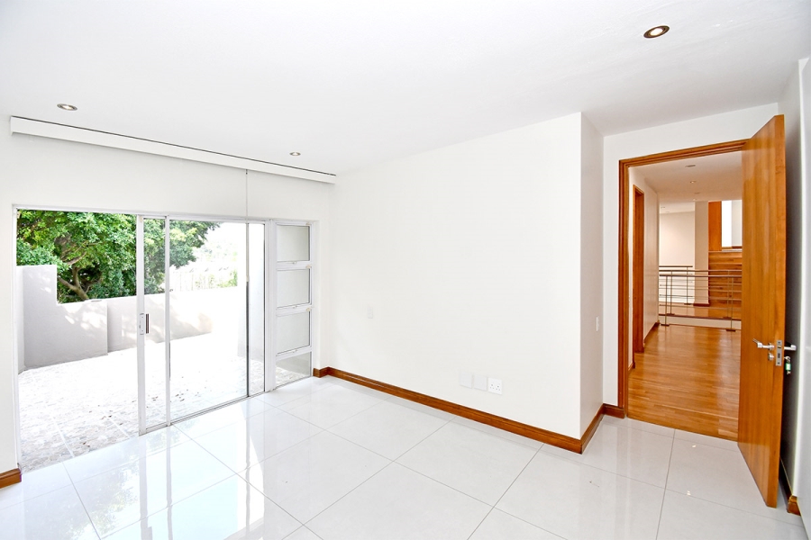 5 Bedroom Property for Sale in Hurlingham Gauteng