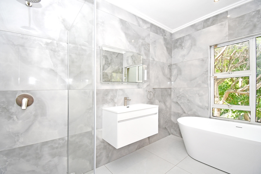 5 Bedroom Property for Sale in Hurlingham Gauteng