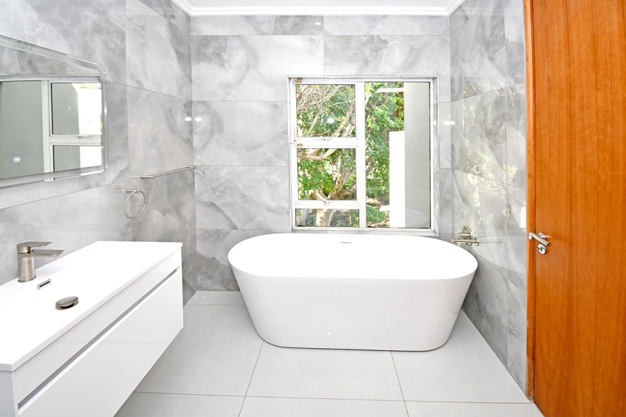 5 Bedroom Property for Sale in Hurlingham Gauteng