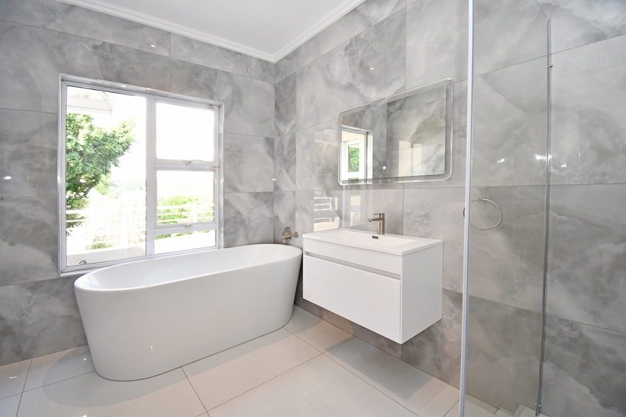 5 Bedroom Property for Sale in Hurlingham Gauteng