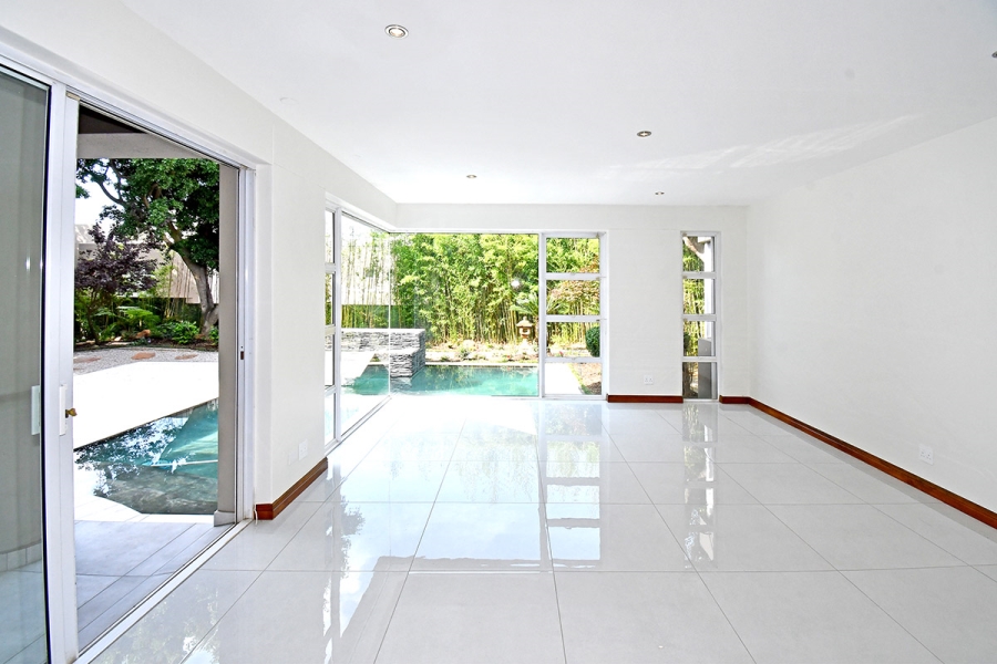 5 Bedroom Property for Sale in Hurlingham Gauteng