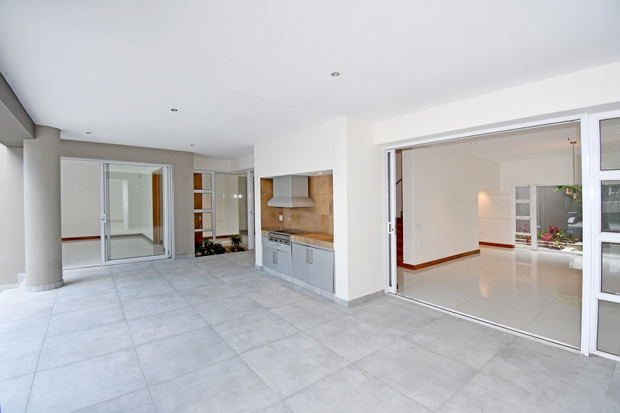 5 Bedroom Property for Sale in Hurlingham Gauteng