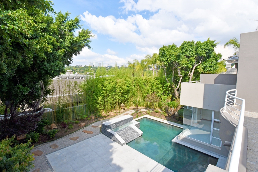 5 Bedroom Property for Sale in Hurlingham Gauteng