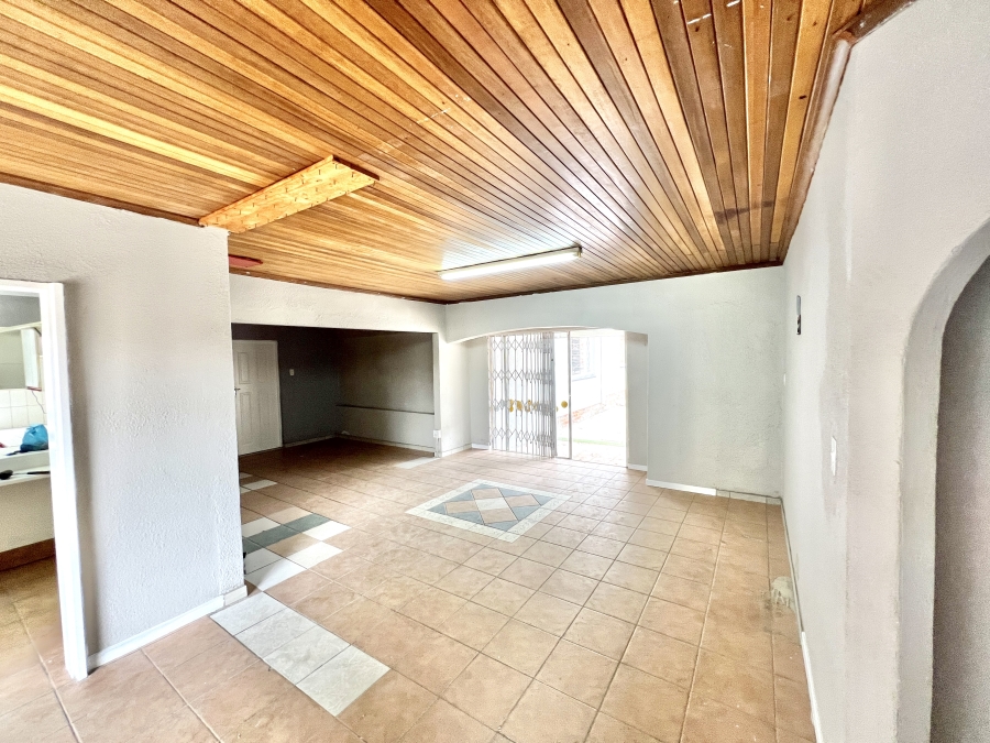 To Let 4 Bedroom Property for Rent in Vorna Valley Gauteng