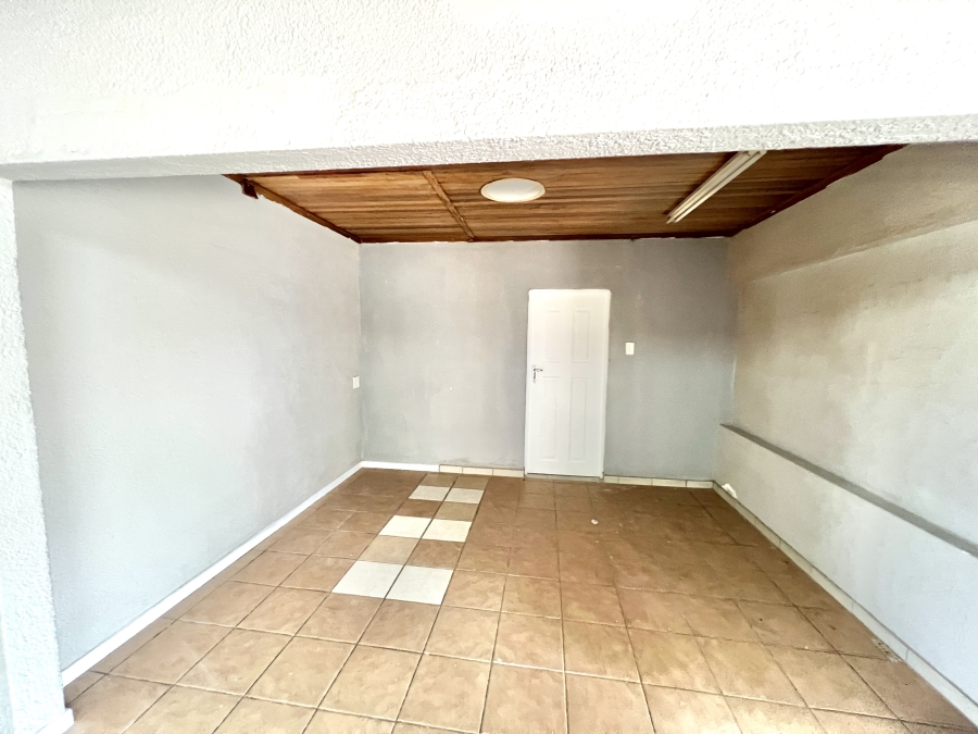 To Let 4 Bedroom Property for Rent in Vorna Valley Gauteng