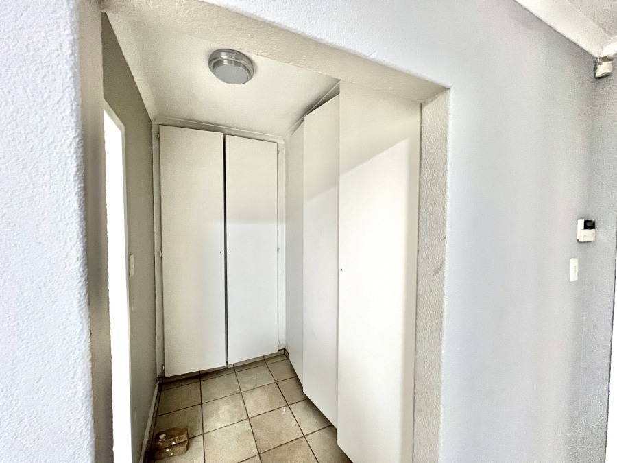 To Let 4 Bedroom Property for Rent in Vorna Valley Gauteng