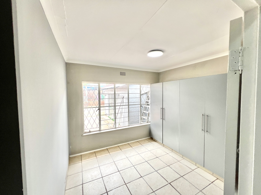 To Let 4 Bedroom Property for Rent in Vorna Valley Gauteng