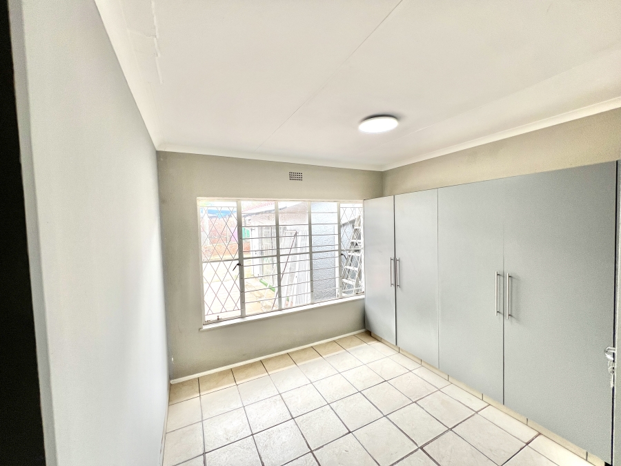 To Let 4 Bedroom Property for Rent in Vorna Valley Gauteng