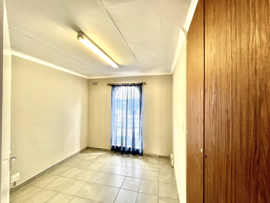 To Let 4 Bedroom Property for Rent in Vorna Valley Gauteng