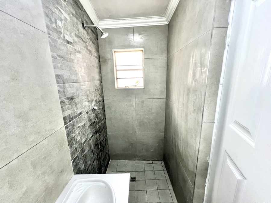 To Let 4 Bedroom Property for Rent in Vorna Valley Gauteng