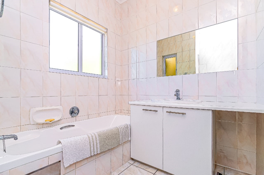 2 Bedroom Property for Sale in Hyde Park Gauteng