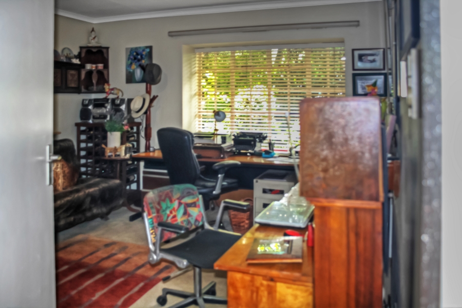 2 Bedroom Property for Sale in Magaliessig Gauteng