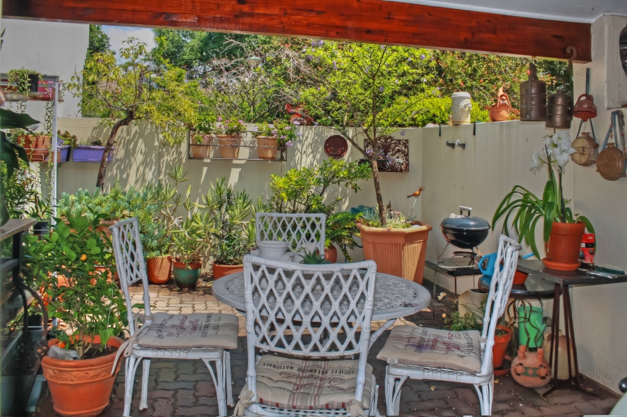 2 Bedroom Property for Sale in Magaliessig Gauteng