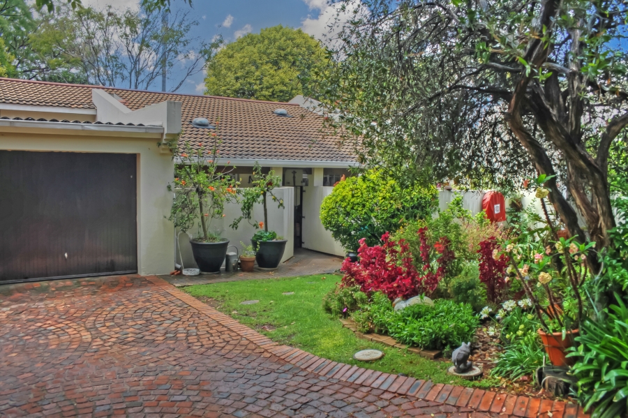 2 Bedroom Property for Sale in Magaliessig Gauteng