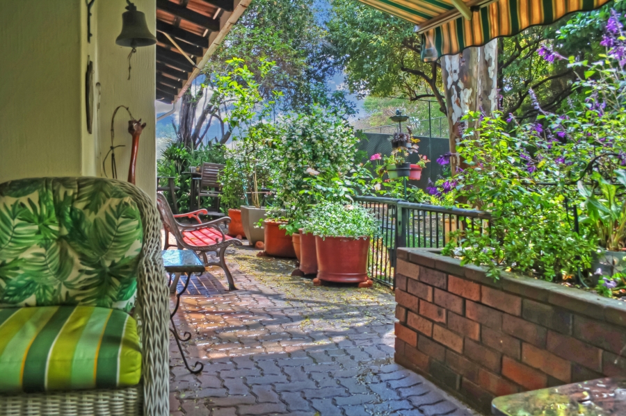 2 Bedroom Property for Sale in Magaliessig Gauteng