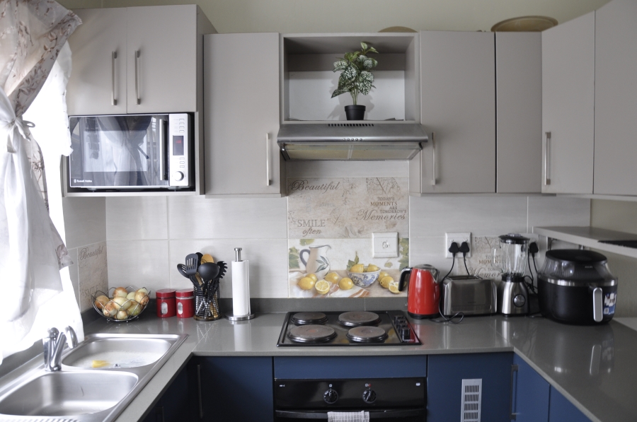 2 Bedroom Property for Sale in Noordwyk Gauteng