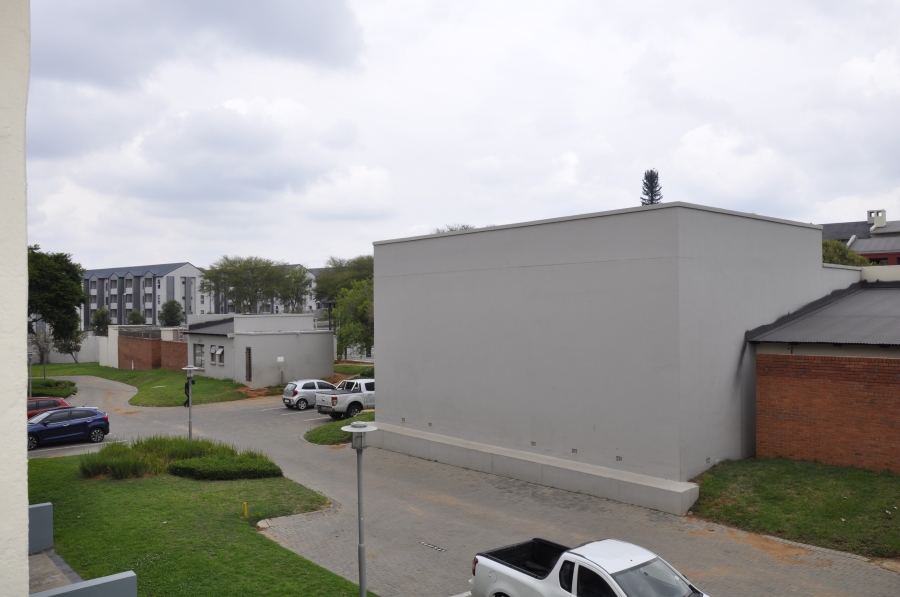 2 Bedroom Property for Sale in Noordwyk Gauteng