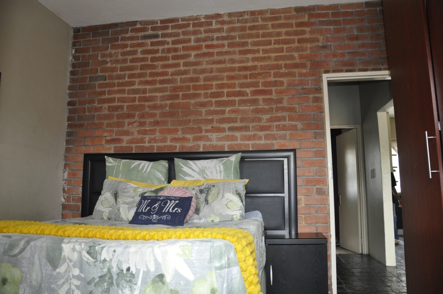 2 Bedroom Property for Sale in Noordwyk Gauteng