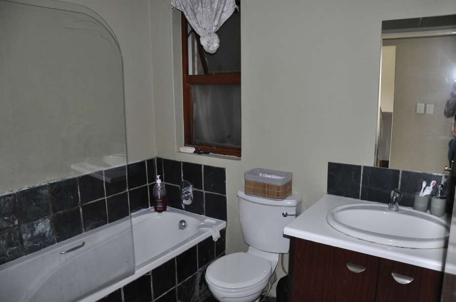 2 Bedroom Property for Sale in Noordwyk Gauteng