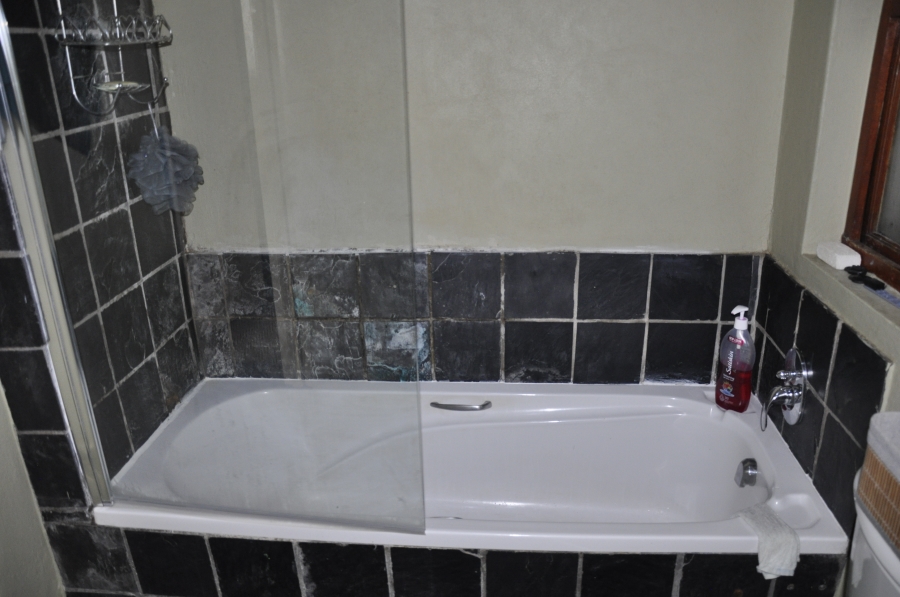 2 Bedroom Property for Sale in Noordwyk Gauteng