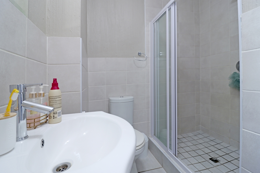 2 Bedroom Property for Sale in Barbeque Downs Gauteng