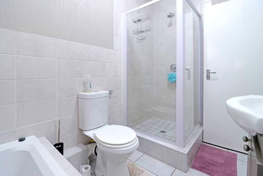 2 Bedroom Property for Sale in Barbeque Downs Gauteng