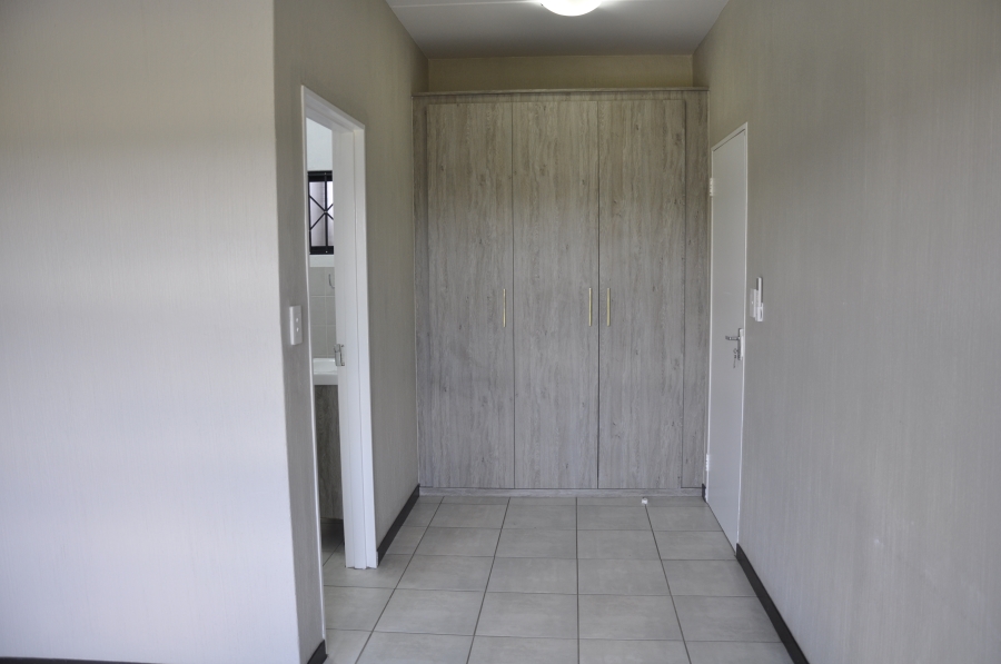 To Let 2 Bedroom Property for Rent in Barbeque Downs Gauteng